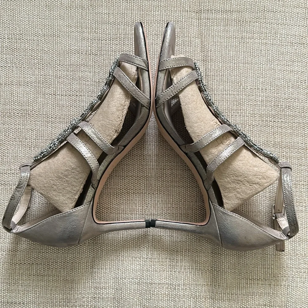 Antonio Melani Laoise Tstrap Metallic Leather Jewel Embellished Dress Sandal EUC